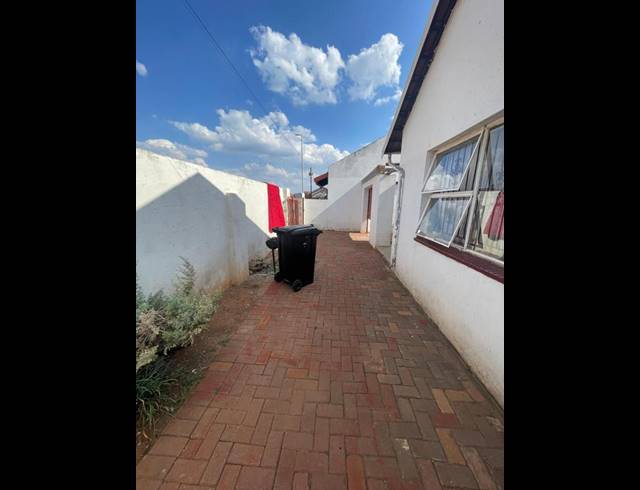 3 BEDROOM PROPERTY TO RENT IN DOBSONVILLE EXT 4